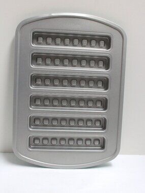 Pampered Chef Baking Pan For 6 Individual Waffle Stick Design Treats